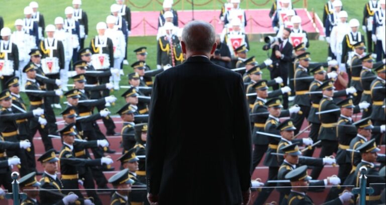 harp okullari mezuniyet toreninde dizi muzigi calindi LHBDccBR