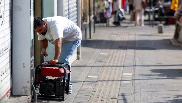 iranda elektrikler her gun 2 saat kesik esnaf zor durumda vfqxHPht
