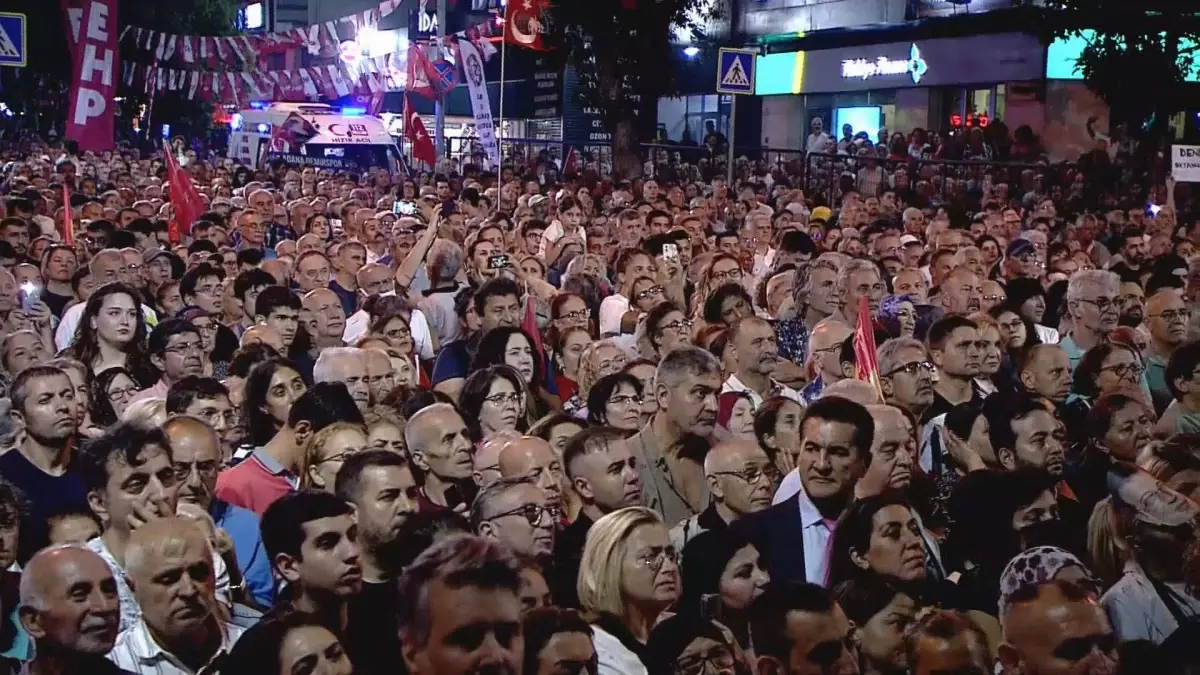 ozgur ozelden ak partiye sert elestiriler 8kKmebg2