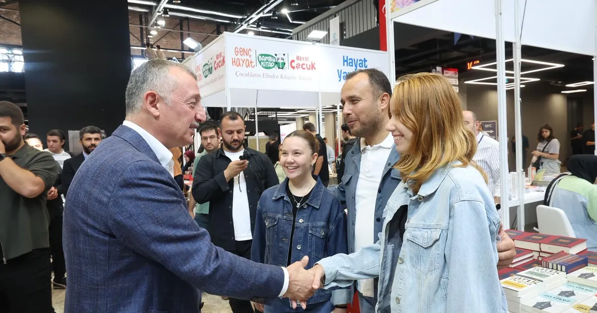 baskan buyukakindan kitap fuarina destek 4IRJj2ek