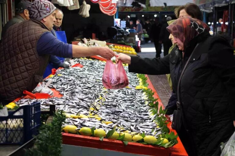 boluda hamsi fiyatlari dustu sGH9OIG1.jpg