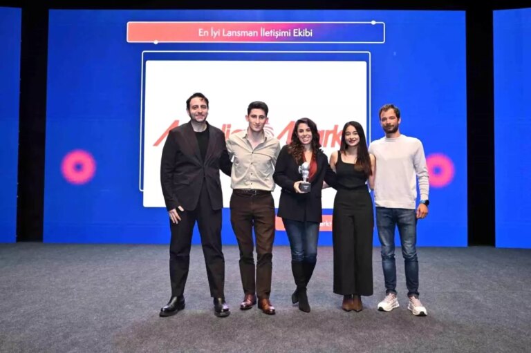 mediamarkt the hammers awardsta iki odul kazandi IsjxOL22.jpg