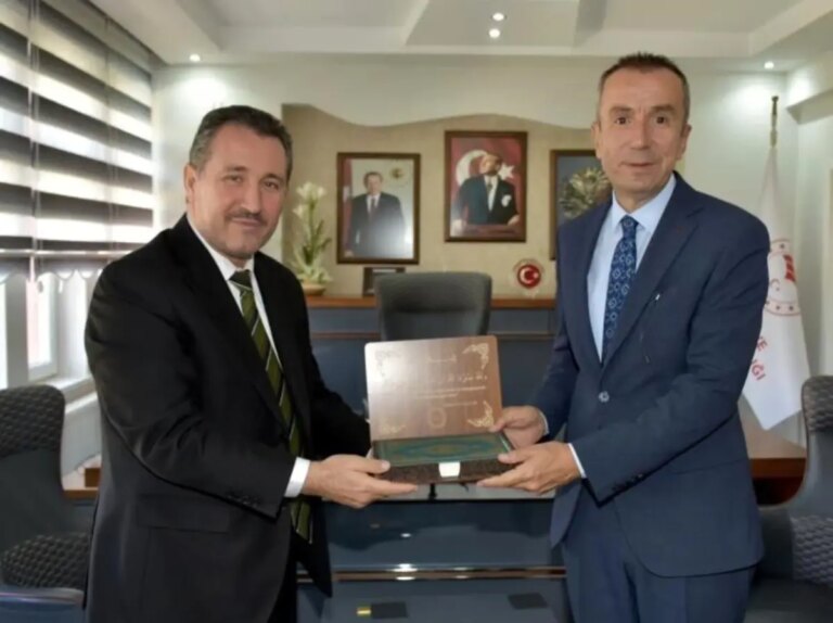 muftu dilekten tarim muduru ayvalika ziyaret kkFvSkgW