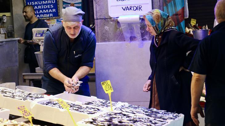 trabzonda hamsinin kilosu 200 tl UaNjQRF3