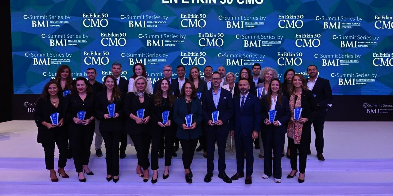 turkiyenin en etkin 50 pazarlama lideri odullerini aldi ymD4bzA6