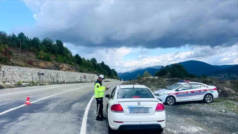 zonguldakta guvenlik operasyonlari cok sayida gozalti ve uyusturucu ele gecirildi pLiQVgAE.jpg