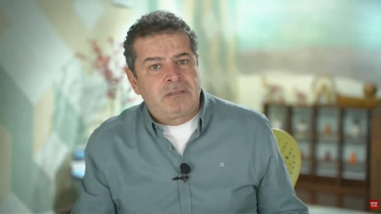 beni en cok elestirenler ak partiye neden ana avrat sovmuyorsun diyen muhalifler DcQ5ZebI.jpg