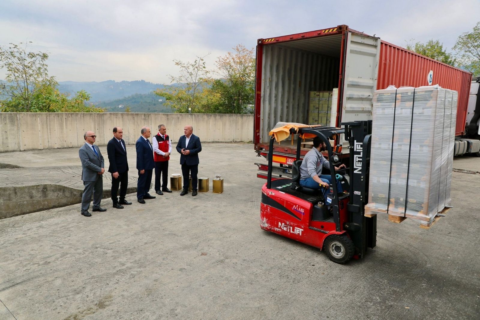 ingiltere orduda uretilen 88 ton bal satin aldi 7Ocky75T.jpg