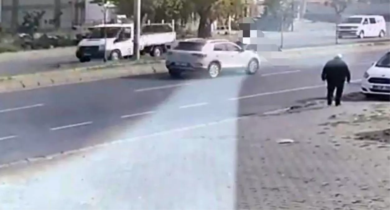 karsidan karsiya gecerken otomobilin carptigi lise ogrencisi hayatini kaybetti y75ueDzO.jpg