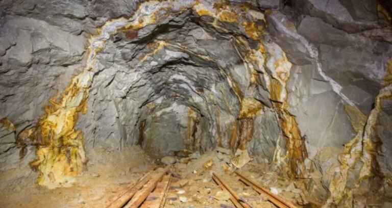 o ilimizin basina talih kusu kondu bugun milyarlarca liralik altin rezervi kesfedildi d2JXHLEi.jpg