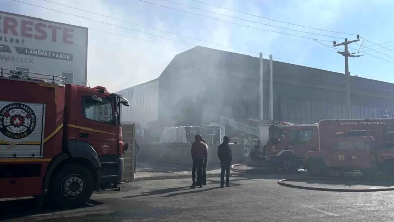 konyada-depoda-yangin-F9j6dNNq.jpg