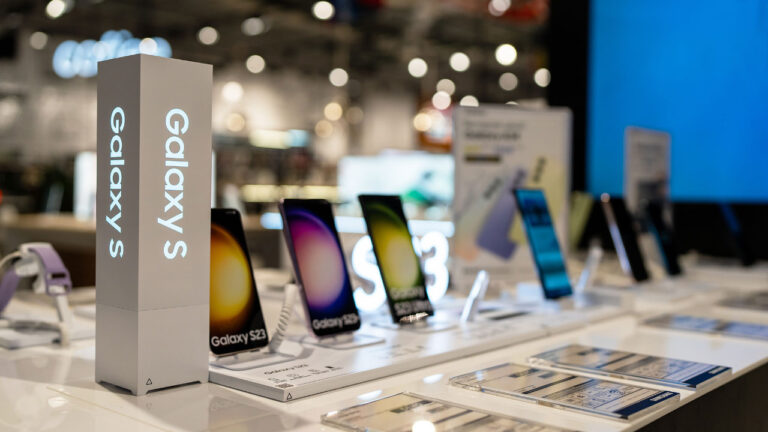 galaxy-serisinin-atasi-samsungun-ilk-cep-telefonuyla-tanisin-l9dR7mnx