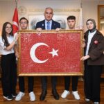 bakan-ersoy-19-mayista-genc-sanatcilari-bakanlikta-agirladi-Ig8Md52q