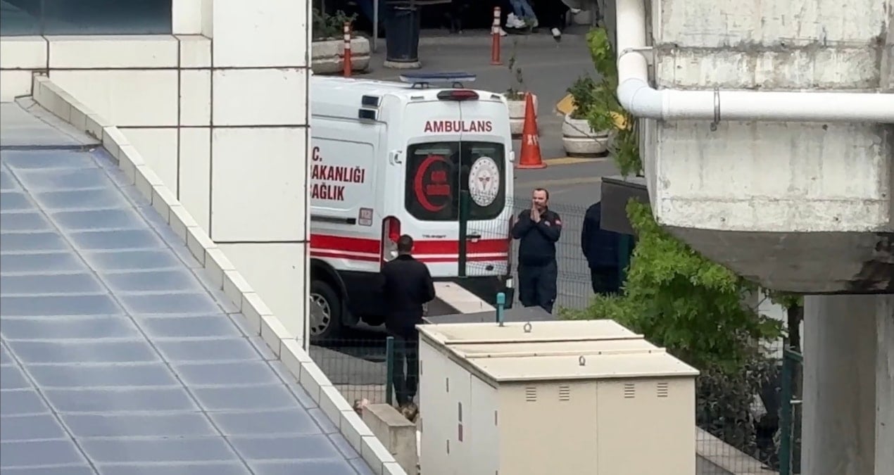 bicaklanarak-getirildigi-hastanenin-10-katindan-yere-cakildi-CwZxbDjb