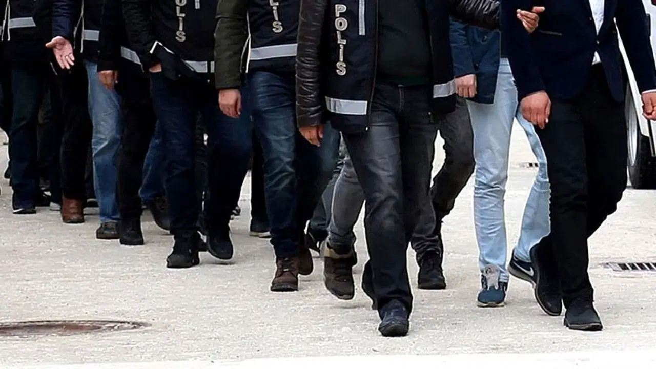 son-dakika-bakan-akin-gurlek-duyurdu-antalya-ve-mersinde-yasa-disi-bahis-operasyonu-233-ef5SK2cx