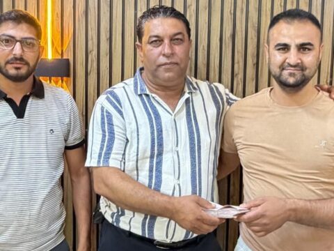 ATM’de 40 bin TL buldu, mahalle muhtarına teslim etti